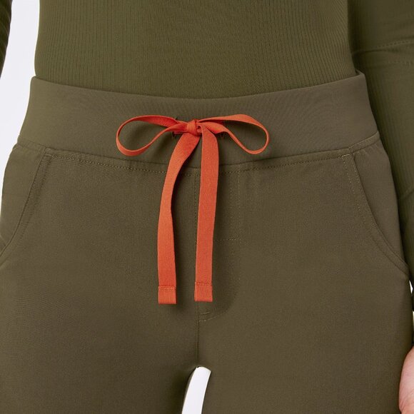 Figs Kade Cargo Scrub Pants in Spruce, Size X-Small - Picture 3 of 10